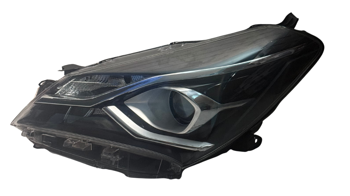Phares yaris 81170-0DK10